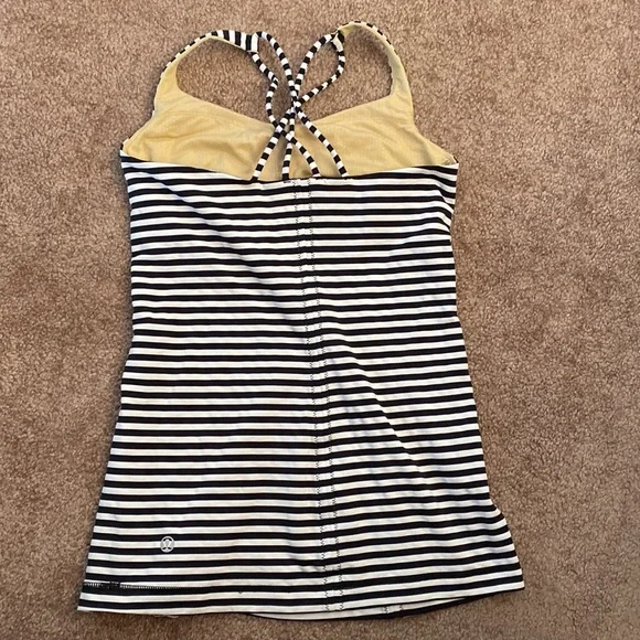 Lululemon Racerback Tank size 4 - Picture 2 of 3